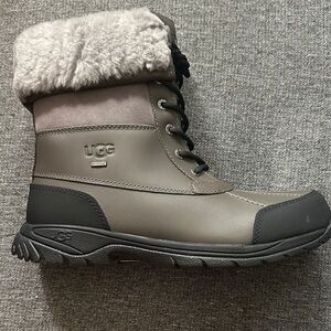 UGG Gray Lace-Up Shearling Cuff Winter Boot